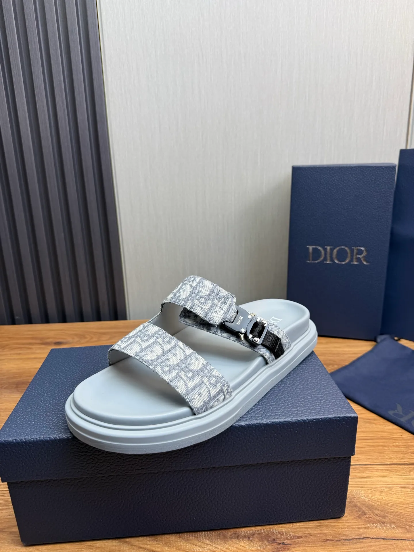Men's shoes 300💰 Dior. Men's slippers🩴 Official website 1:1 production 38-45 size 45 46 🉑️Customized original material shipped✅